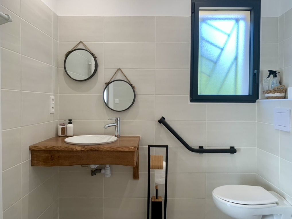 9D319A6B-C8F0-4E88-A887-7F65903131F5_1_201_a