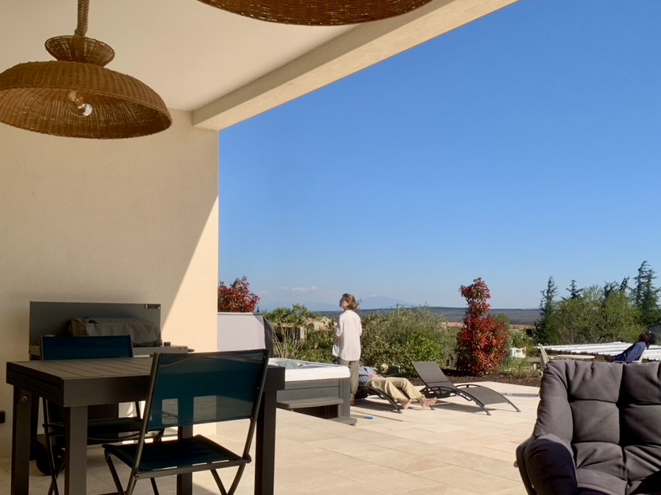 AE027426-5FA1-49D6-8B2C-9B1AD404C4E6_1_201_a